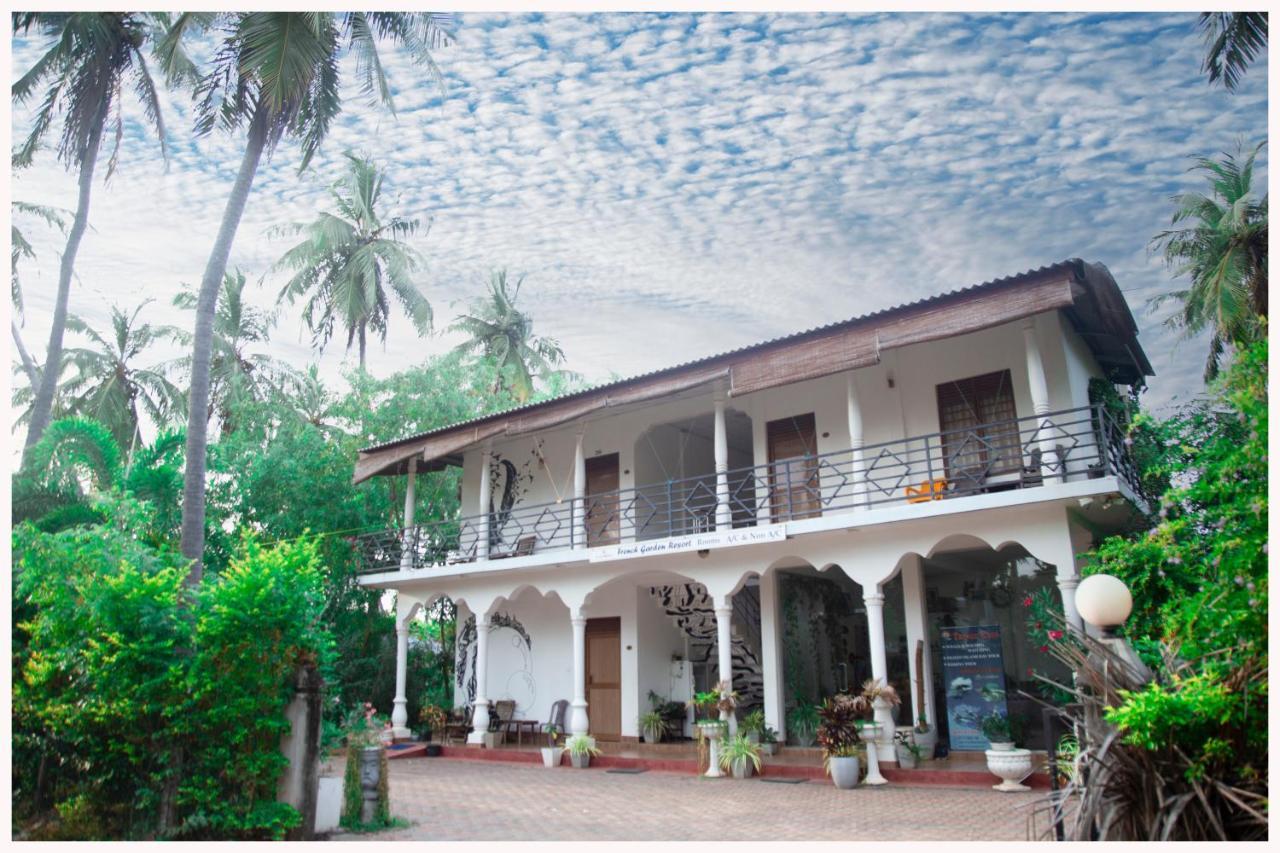French Garden Resort Uppuveli Ngoại thất bức ảnh