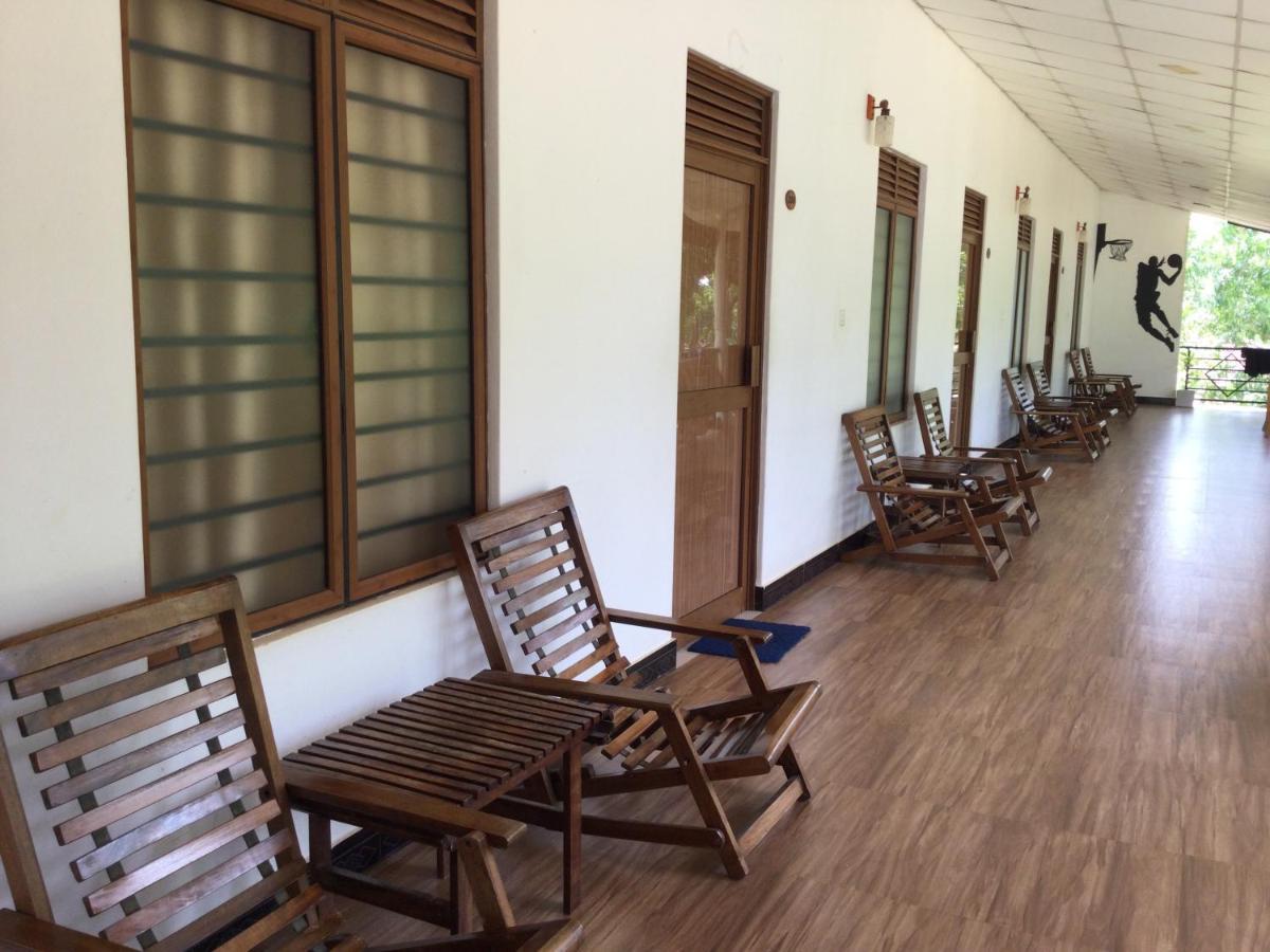 French Garden Resort Uppuveli Ngoại thất bức ảnh