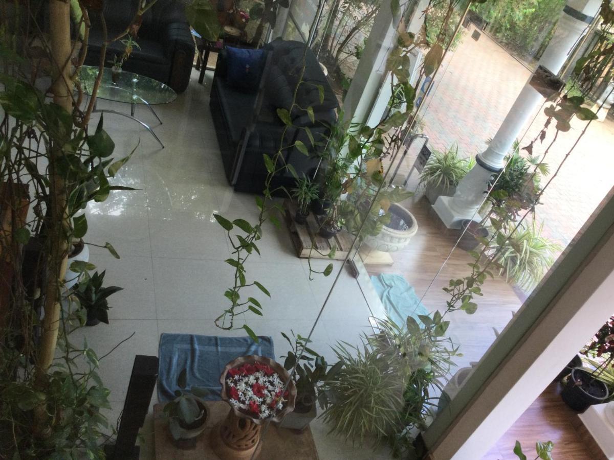 French Garden Resort Uppuveli Ngoại thất bức ảnh