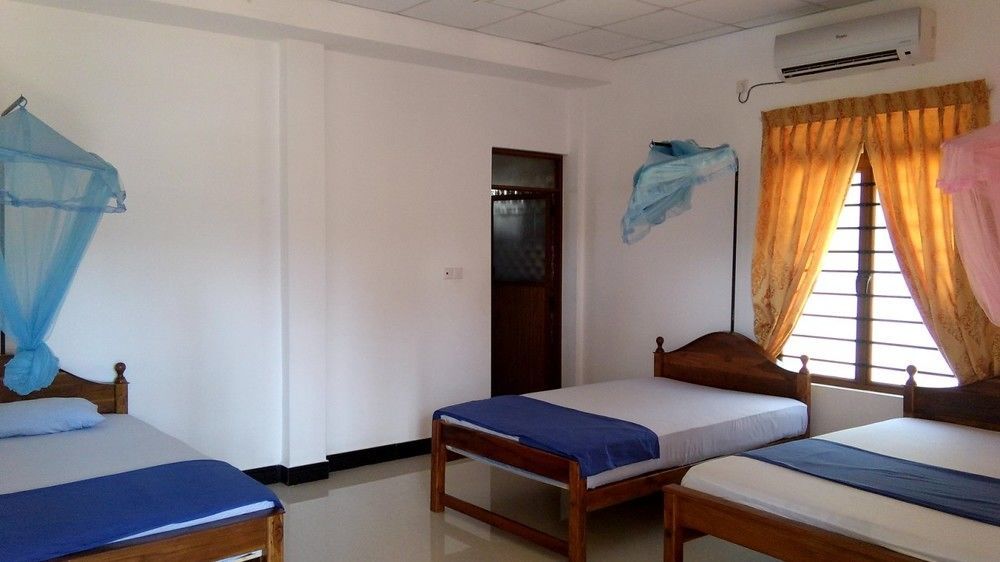 French Garden Resort Uppuveli Ngoại thất bức ảnh